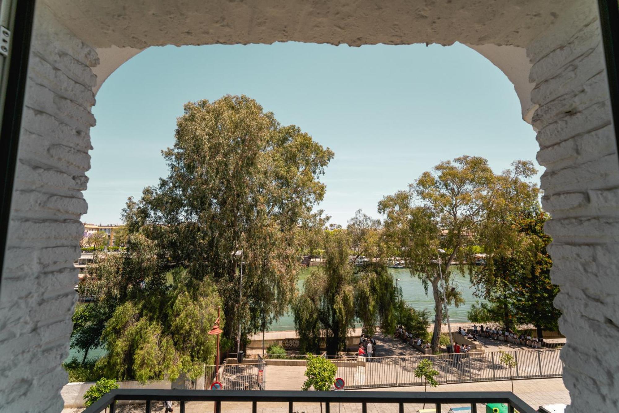 Betis River View Севілья Екстер'єр фото