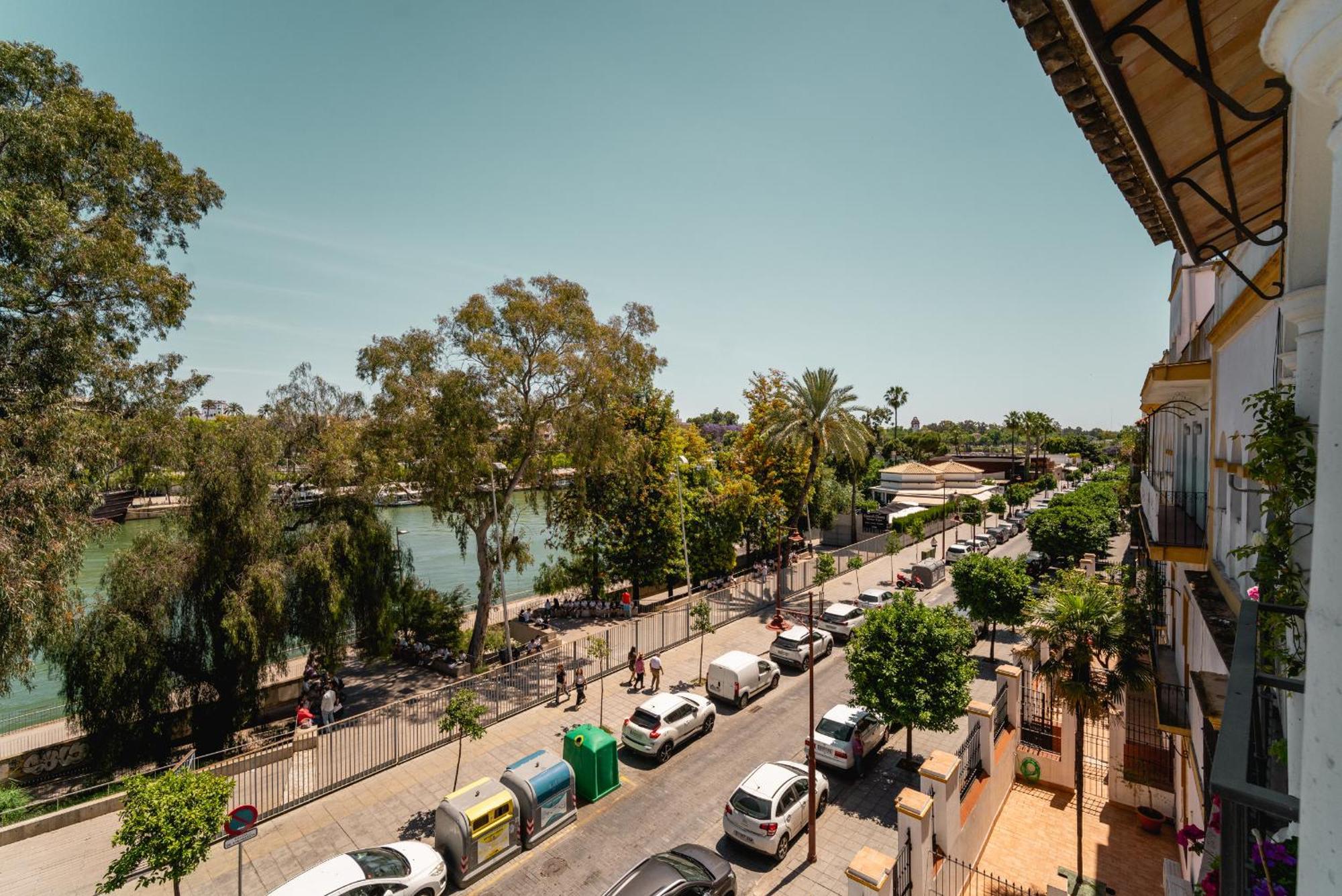 Betis River View Севілья Екстер'єр фото