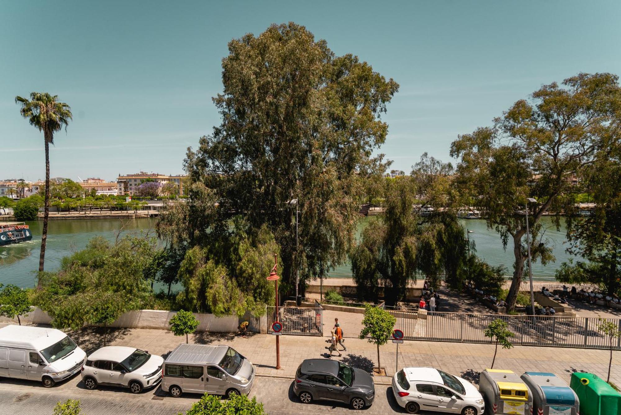 Betis River View Севілья Екстер'єр фото